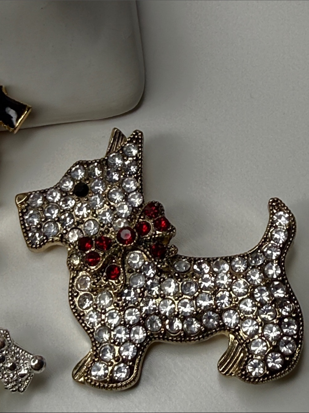 Vintage exceptionally adorable Scottie dog pin brooch Lot Scotty doggies pups - Picture 8 of 12